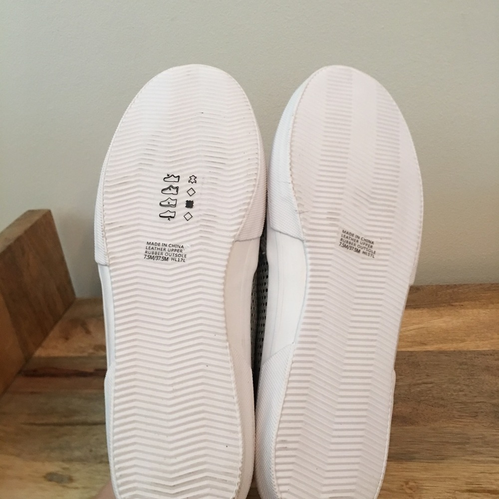 NWOB Michael Kors Silver Slide-On Sneakers - Picture 6 of 6